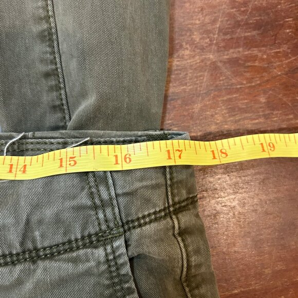 GAP Skinny Khakis 34 x 34, Olive Green - Picture 6 of 6